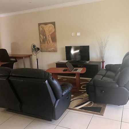 Anka Lodge Johannesburg Bagian luar foto
